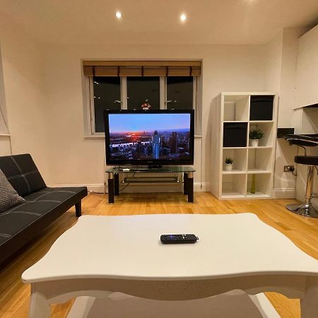 Beautiful & Luxurious Apartment In Richmond Richmond  Exteriör bild