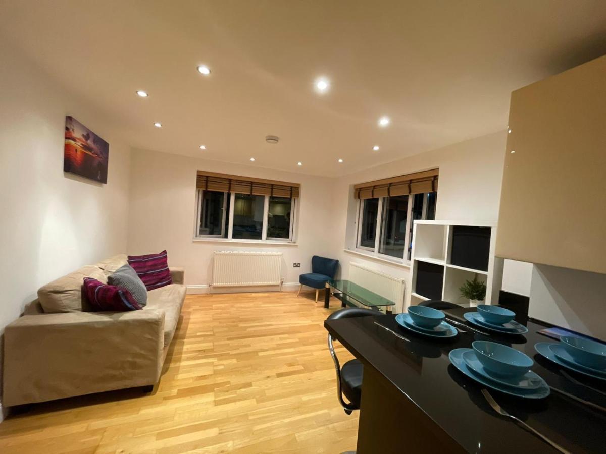 Beautiful & Luxurious Apartment In Richmond Richmond  Exteriör bild
